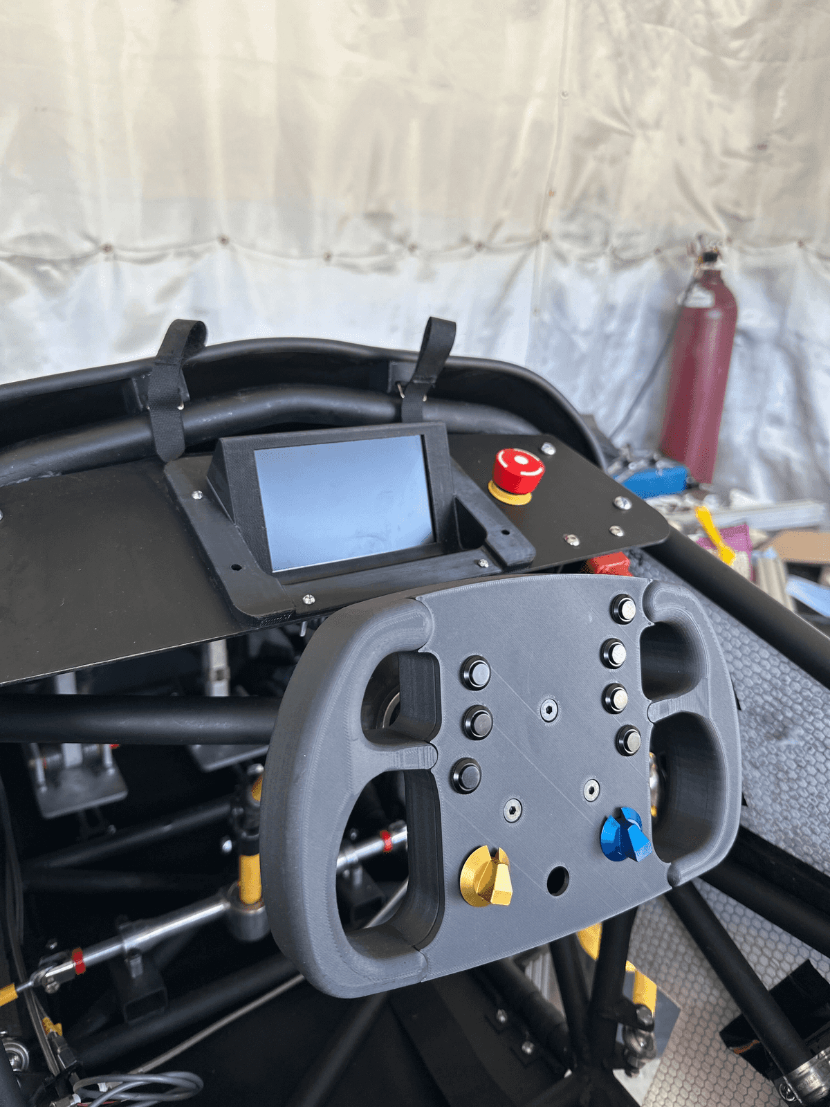 steering wheel 